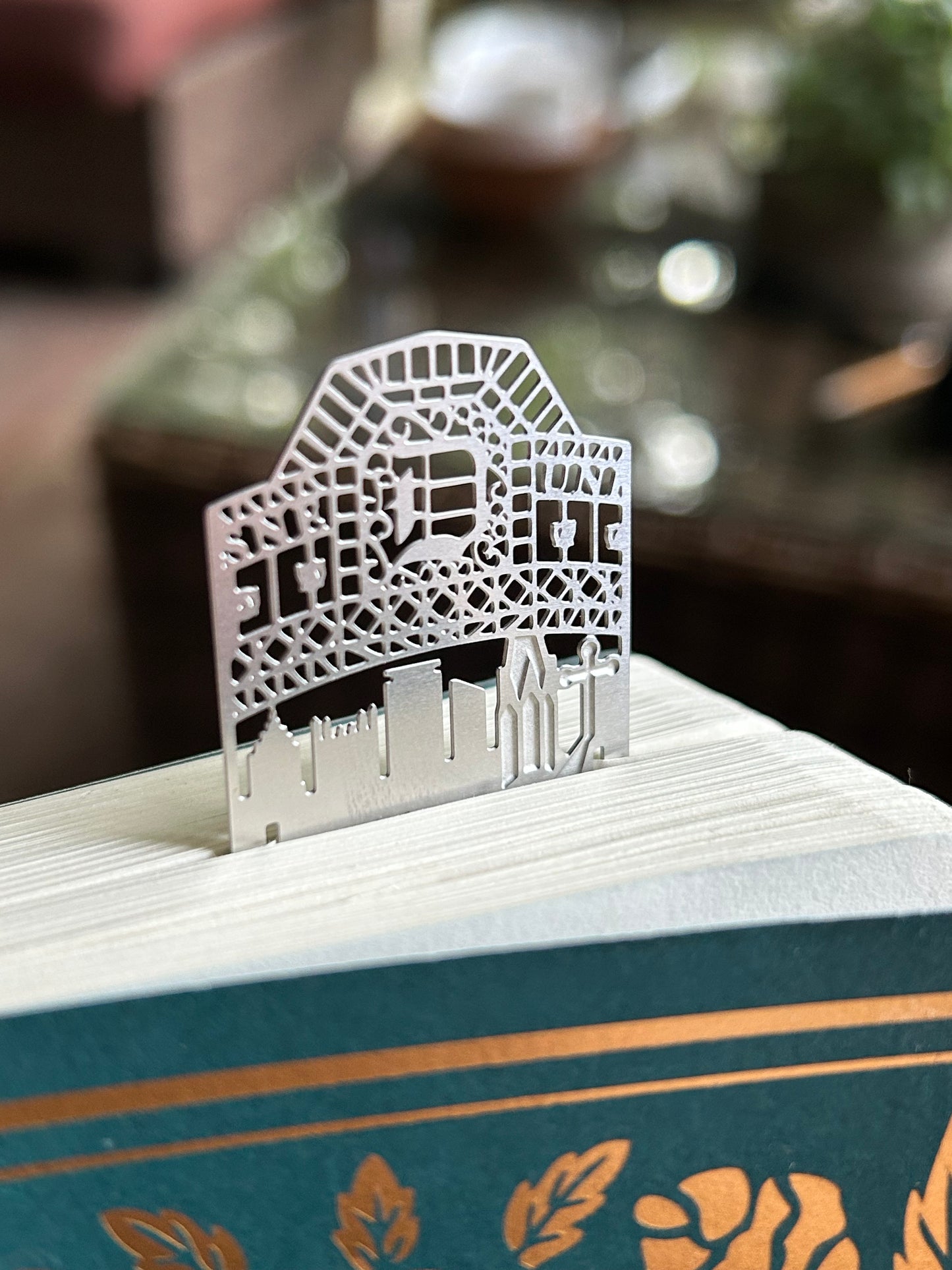 Duquesne Clip-on Bookmark